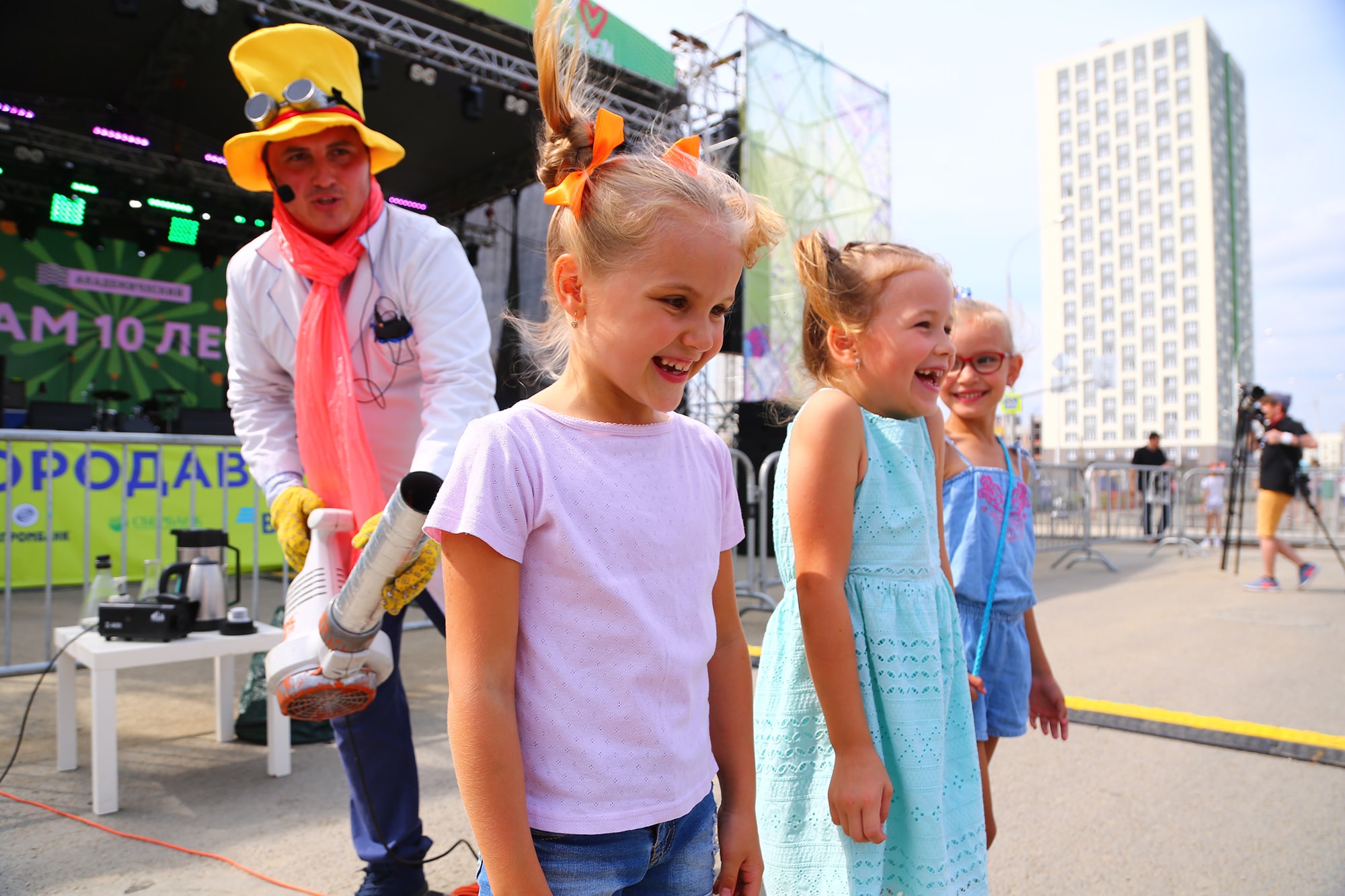 День города в Академическом с хэдлайнером Тимой Белорусских собрал более 30 000 гостей