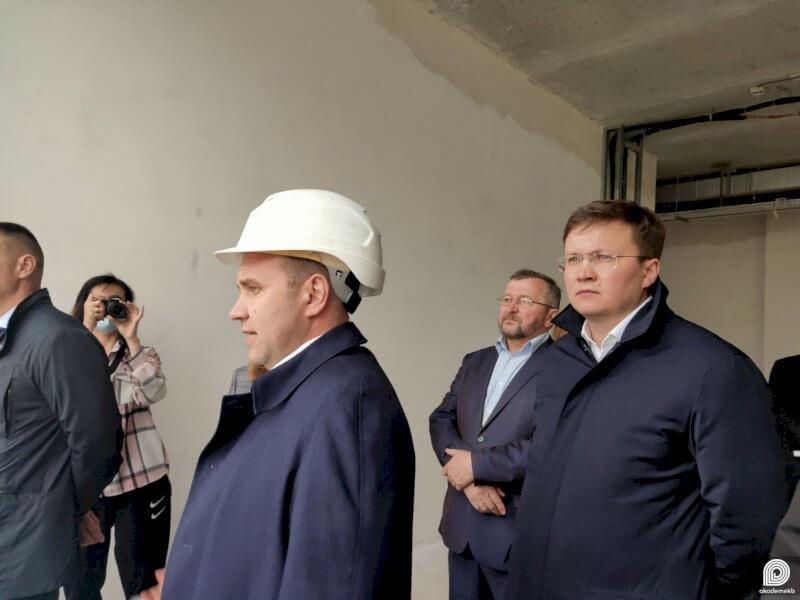 Новую школу в Академическом районе Екатеринбурга достроят к концу года